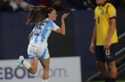 雷速体育直播官网-阿根廷女足队员展现技术实力