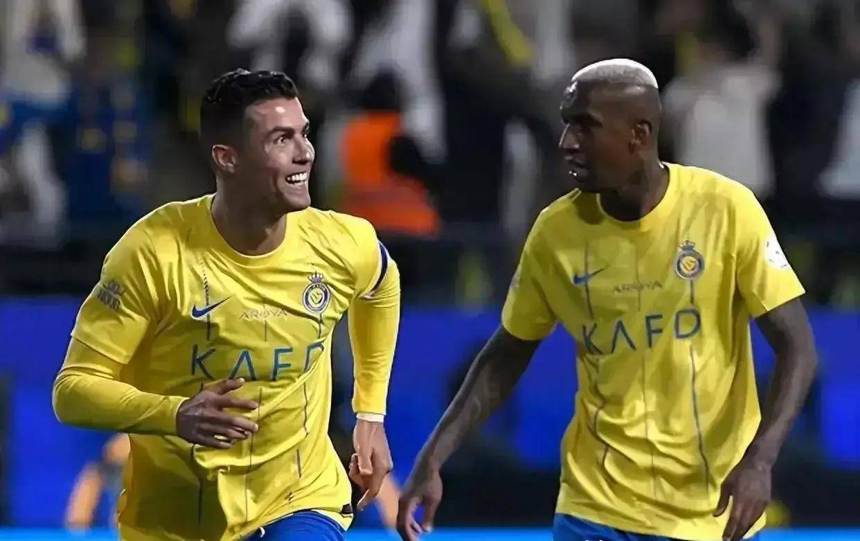 利雅得阿尔希拉尔在主场战胜对手，实现翻盘胜利