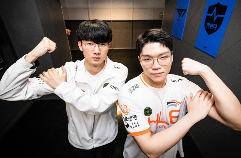 包含FNC绝杀BRO,Clid拿下关键大龙强强对话半决赛,让粉丝疯狂欢呼的词条 包含FNC绝杀BRO,Clid拿下关键大龙强强对话半决赛,让粉丝疯狂欢呼的词条