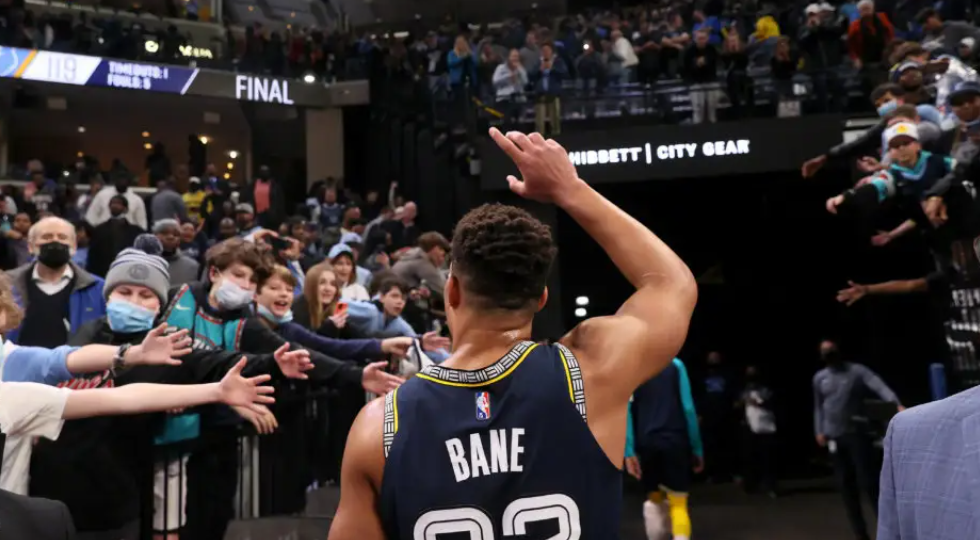 深圳队碾压新疆队,莫兰特扛起全队 深圳队碾压新疆队,莫兰特扛起全队